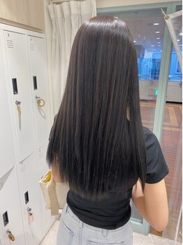 ナビバイケンジ(NaVI by KENJE)の写真/日本でも取扱いの少ない*オージュア取り扱い店*一人一人の髪質に合わせたケアで美髪をキープ♪