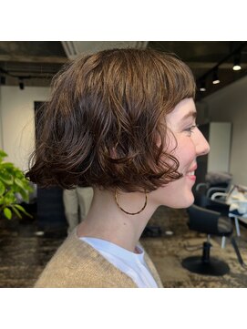 モクレン(mokuren.) French bob hair style