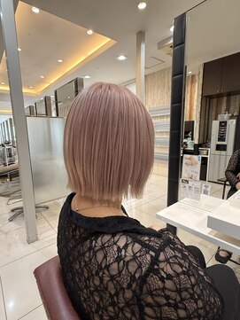 ヘアアンドビューティー クアトロ 戸祭店(QUATRO) ぱっつんボブ