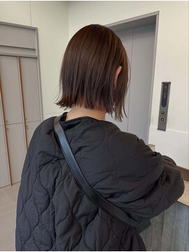 ローレンアオ(LOREN AO) 黒髪/クラゲヘアー/オリーブグレー/小顔/ココアベージュ