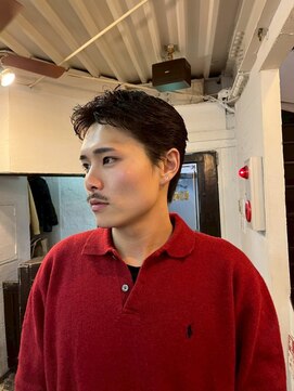 ビーバイエイトジェンツ(Bee by EIGHT GENTS) MEN’S HAIR/サーフカール/刈り上げセンターパート/心斎橋
