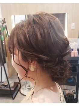 結婚式・二次会・お呼ばれなど様々なシーンに対応☆ヘアセットのみならずカット・カラーもお任せください！