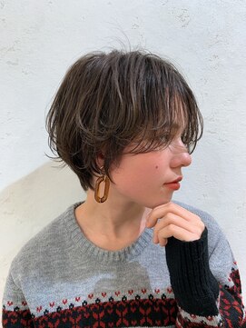 ロンド ストラーダ 心斎橋(Lond strada) 大きめピアスが可愛いショートボブ