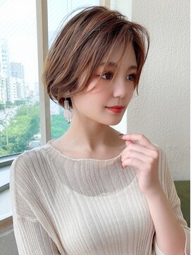シルクレイ 吉祥寺店(Silk-lei) 大人かわいいセンター分けカーキグレージュショートボブ吉祥寺