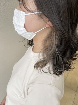 オウルヘアー(Owl hair) グレイパールのイヤリング&グレイカーキ