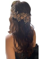 アイズ(aiz)&nbsp;ナチュラルウェーブハーフアップ