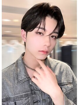 ノラ シブヤ(NORA) センターパートメンズカット韓国ヘアダウンパーマ刈り上げなし