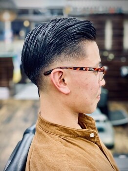 スマイルヘアー 八王子店(smile hair)の写真/【全MENUマッサージ付き】身だしなみと癒しを叶えるバーバーサロン。好印象にキマる大人めスタイルもお任せ