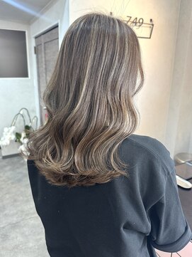 ナジック(749) 白髪ぼかしハイライト