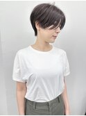 ＊前下がりショートハンサムショートセンターパート丸みショート