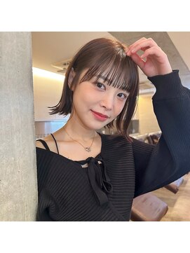 イル 天神西通り店(ill) 20代30代ボブ/ミディアムレイヤー／グレージュ/透明感/天神/大名