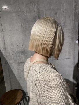 ブロンドカラー ボブ