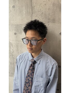 アンダーバーホワイト 南海難波店(_WHITE) テーパーフェード×スパイキーショート