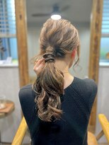 ベルトオブヴィーナス(Belt of venus)&nbsp;カジュアルに☆オシャレローポニーアレンジ