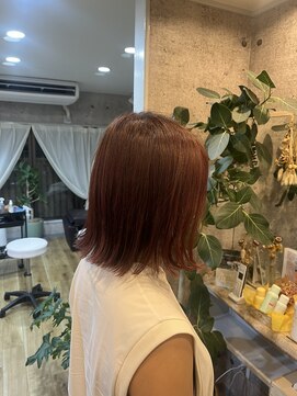 エルド(eld) 40 50代 大人可愛い 外はねボブ×ピンクオレンジ