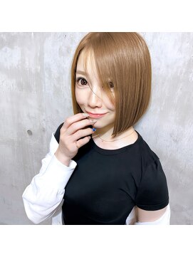 タム(tam) ぱつっと前下がりボブ