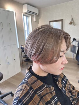 アルレン(Allen) センターパートショート【ブロンドベージュ/ミルクティー/宇都宮