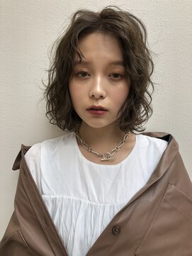 エイチ(H eitf) 原宿 H[eitf] RUKA ニュアンスパーマ  オリーブベージュ