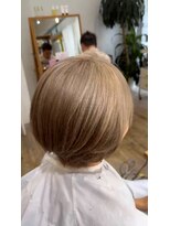 プシュケ(PSYCHE)&nbsp;大人ワンカラーミルクティーベージュ×美シルエットショートボブ