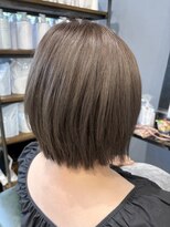 レナータ ヘア(Renata hair)&nbsp;白髪ぼかし/ブリーチ/ベージュ/脱白髪染め/レイヤーカット