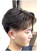 刈り上げフェザーショートパーマ