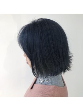 テクライズ 豊橋店(TECHRISE) 外ハネ切りっぱなしボブ×コバルトブルー