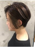 インナーカラーオリーブベージュショートカット40代50代