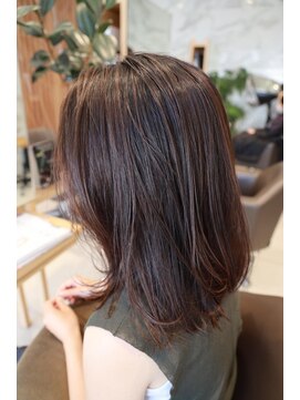 キャリ(CALI) ナチュラルハイライトミディ　CALI・田町・三田・美容室・CHIAKI