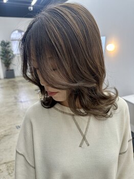 ネイビー(Navy)の写真/骨格や髪質を見極めたカットで、自宅でも再現しやすいスタイルをご提供！毎朝のスタイリングも簡単♪