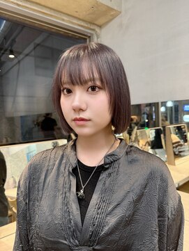 サンク 原宿 表参道(cinq) ミルクティーピンクグレージュミディアムウルフレイヤー長めボブ