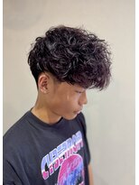 トラッド(TRAD)&nbsp;ツイストスパイラルパーマ×ワインレッドカラー