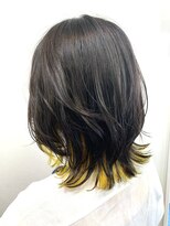 ジウ 上通り(JIU)&nbsp;くびれ外ハネボブ黒髪暗髪×ハイトーンイエローインナーカラー