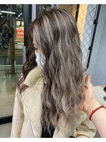 ワン(ONE)&nbsp;グレージュ×バレイヤージュ