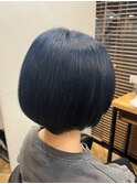 ネイビーブルー×ショートボブ