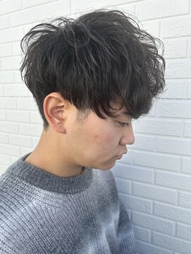 ヒュイル バイ ニアウ(Hwyl by Niau) メンズマッシュツーブロックシャドウパーマニュアンスパーマ眉毛