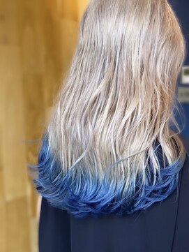 リノショアーズ 元町店(RINOSHORES) 20代30代40代ブルーカラーロングウルフ毛先パーマ耳掛け美肌