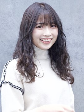 サロン ハナノ(Salon Hanano) ロングレイヤー前髪ぱっつんアッシュグレー10代20代30代前髪あり