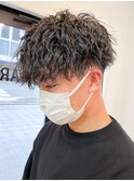 スパイラルパーマツイストパーマアップバング短髪メッシュ