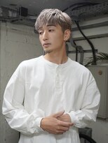 ノラ シブヤ(NORA)&nbsp;フリンジカットテーパーフェードグレージュケアブリーチ刈り上げ