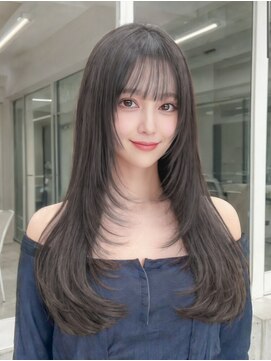 プティ(PUTY) 三宮 神戸 レイヤーカット 顔まわりカット グレージュ