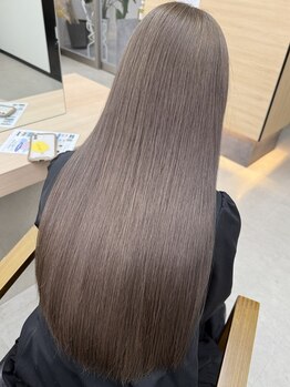 アリープパロット(ALEAP parrot)の写真/施術直前に調合する作り立ての"生トリートメント"で髪の芯まで栄養補給し、艶めく髪へアップグレード!