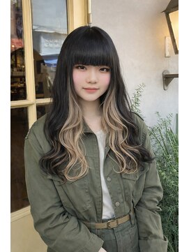 ヨナサン(Yona Saint) ミリタリーファッションとブリーチカラー。