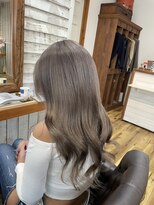 アンド ティグル クマモト(&.TIGRE KUMAMOTO)&nbsp;シルバーベージュ ブリーチあり