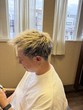 ヘアーズ はれるや(hair's) ブリーチカラーハイトーンハイライトツーブロックメンズヘア