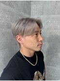 ツーブロックセンターパート.マッシュウルフ.ホワイトシルバー