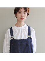 シロ(ciLo)&nbsp;たっぷりハイライトのおしゃれショートヘア。