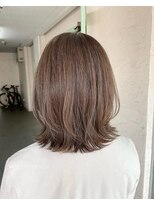 リノカヒリ(Lino kahili)&nbsp;マロンベージュ×ミディアムウルフ