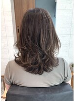 ブルック(BROOK)&nbsp;大人女子のハイライトセミミディアムルーズレイヤー　千歳烏山