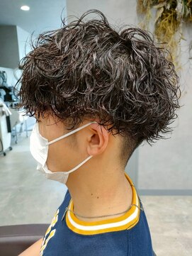 リット×ベリエ(Lit.×belier) ツイストスパイラルパーマ波巻きスパイラル刈り上げマッシュ