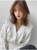 柔らかミディ ニュアンスヘア 頬バング
